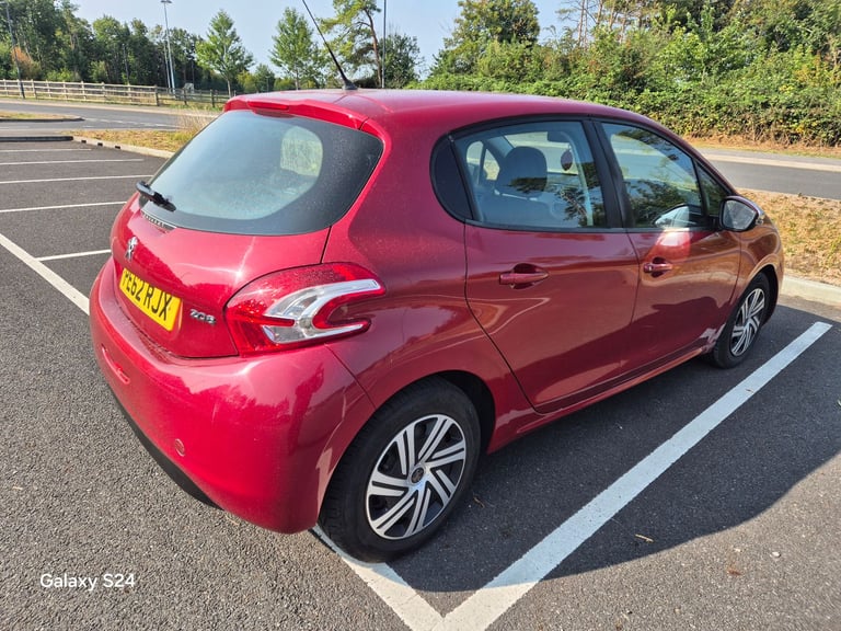 Peugeot, 208, Hatchback, 2012, Manual, 1199 (cc), 5 doors