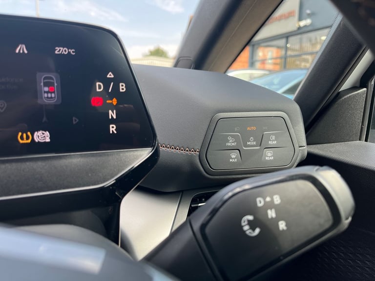  Cupra Born E Boost 59kwh V3 Hatchback 5dr Electric Auto 230 Ps Electric