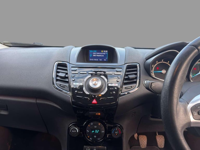 2016 Ford Fiesta 1.0 Fiesta Titanium X 5dr HATCHBACK Petrol Manual