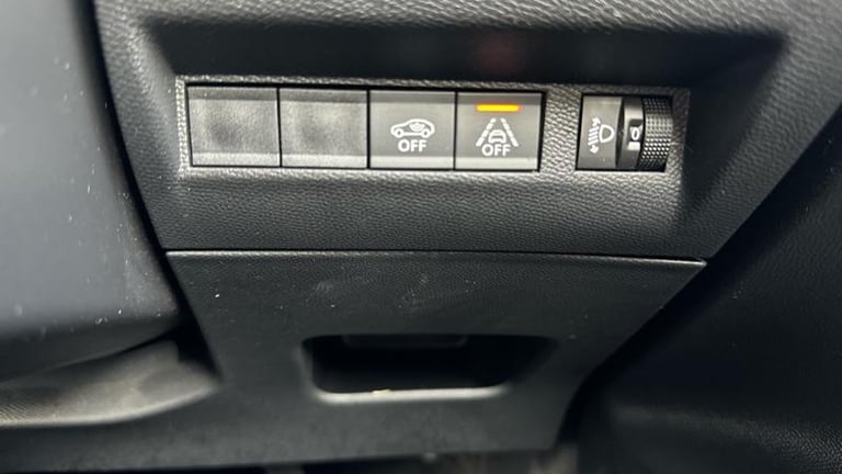 2022 Peugeot 2008 1.2 PureTech Allure Premium 5dr HATCHBACK PETROL Manual