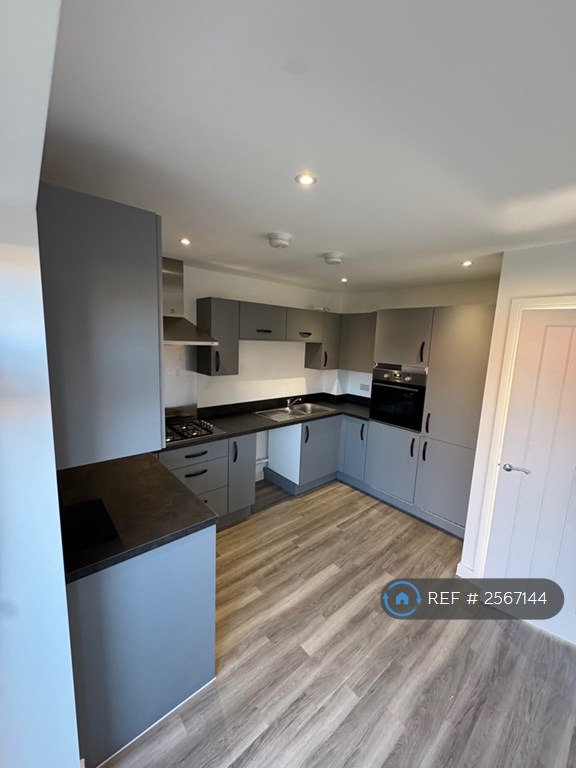 3 bedroom house in Burdock Way, Daventry, NN11 (3 bed) (#2567144)