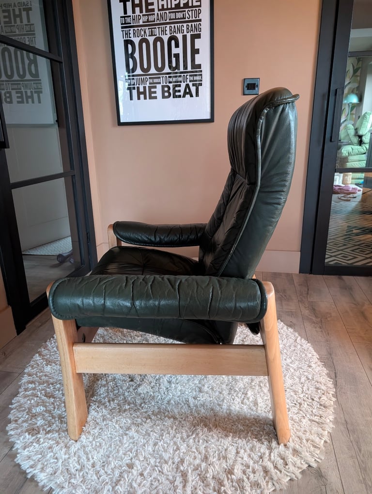 Ekrones Stressless Dark Green Recliner Chair