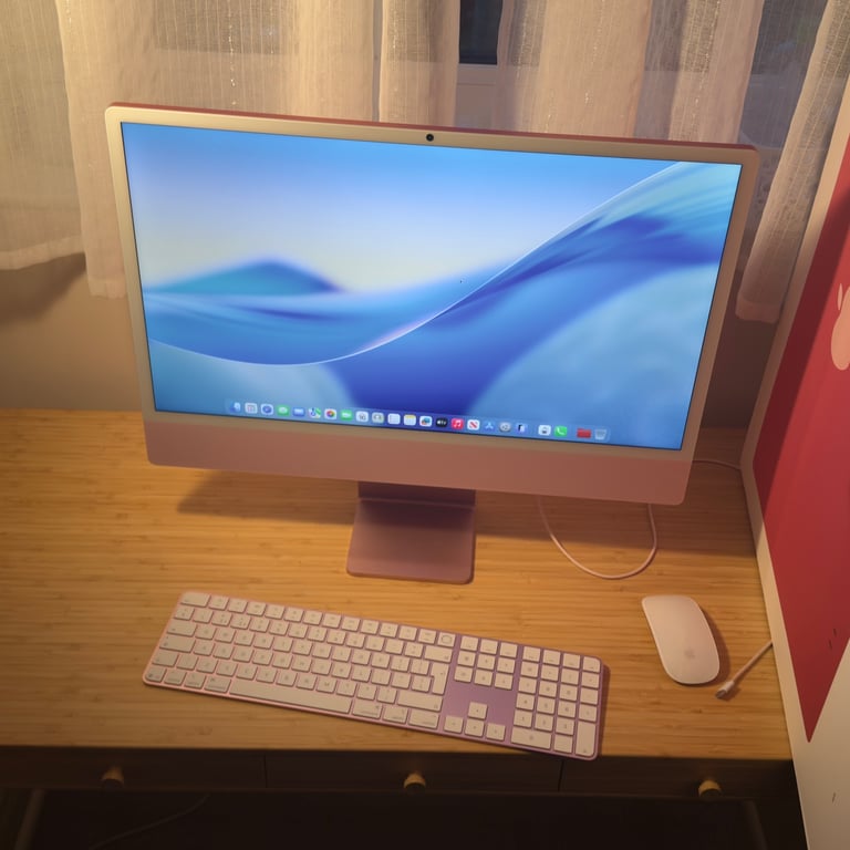  Apple iMac 24-inch, 2024 M4 Processor, 16GB RAM, 256GB SSD, 8‑Core GPU, 4.5K