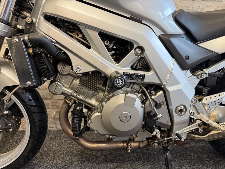 2003 Suzuki SV1000 Unfaired Naked - just 16k - 12 month mot -Stunning condition 