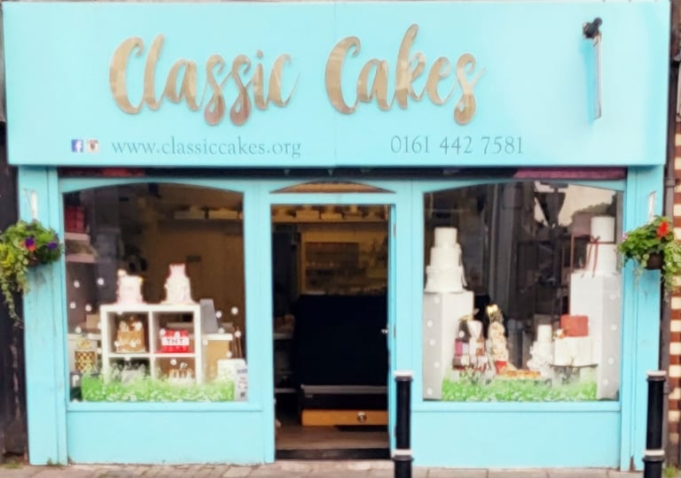 Shop to let on busy high street