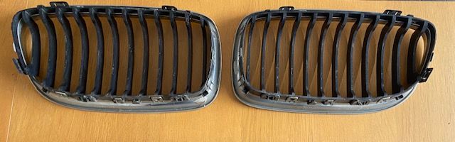 A Pair of Genuine BMW 3 Series (E90) Silver Kidney Grilles.
