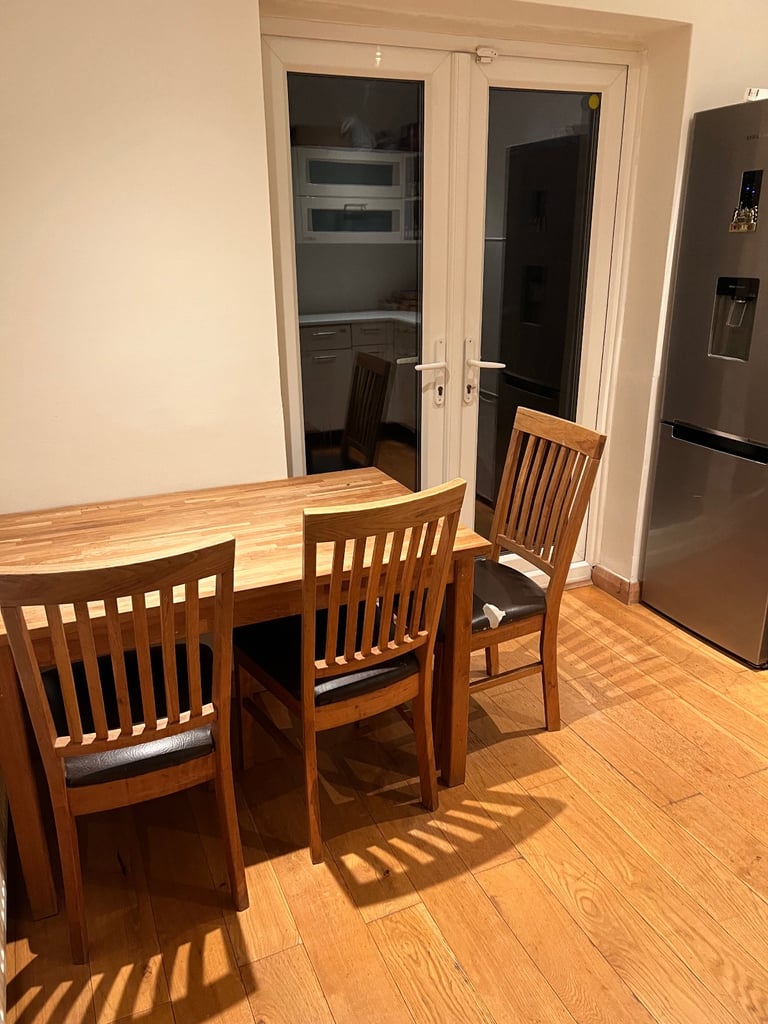 Double room to let 