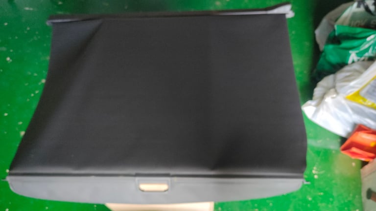 image for Vectra C estate retractable parcel shelf