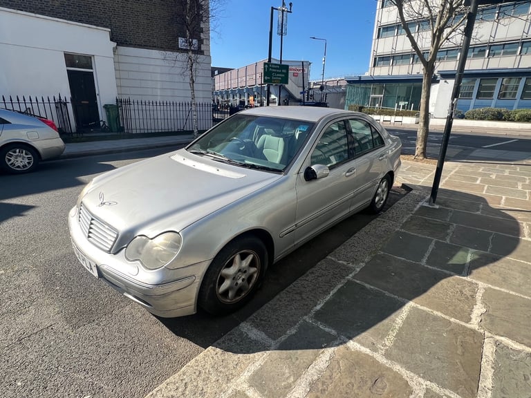image for Mercedes-Benz, C CLASS, Saloon, 2001, Semi-Auto, 1998 (cc), 4 doors