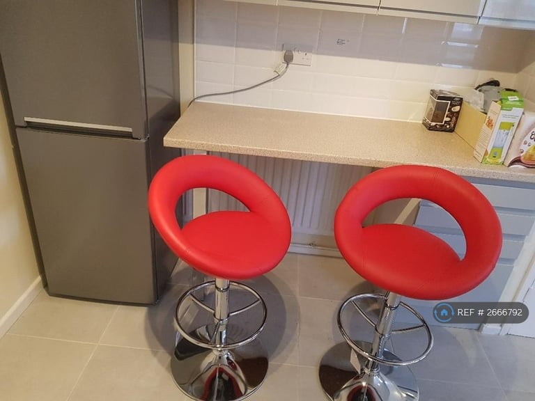 1 bedroom in Clematis Close, Romford, RM3 (#2666792)