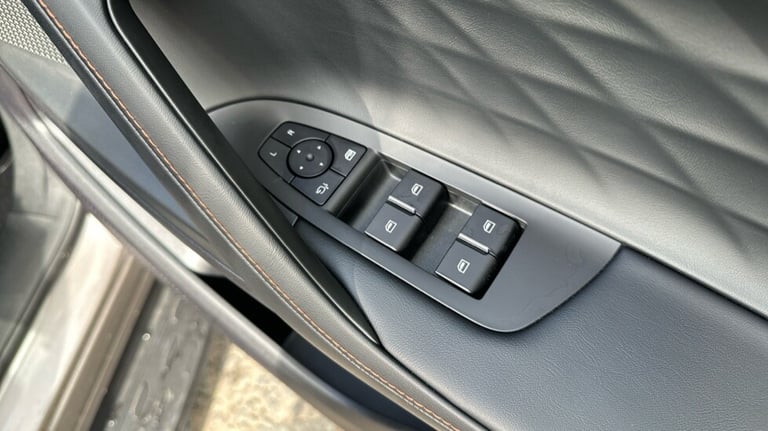 2025 MG MG HS 1.5 T-GDI PHEV Trophy 5dr Auto Hatchback Petrol Parallel PHEV Automatic