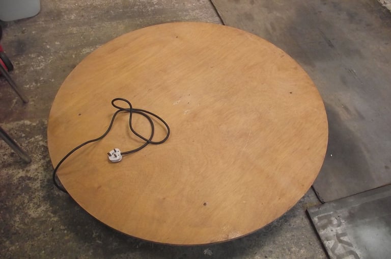 Large rotating shop display