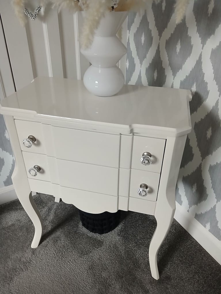 image for GLOSSY QUEEN ANNE STYLE DRAWERS
