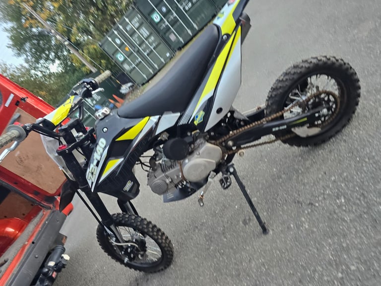 Stomp 140 motorcross bike