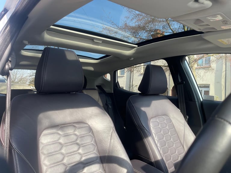 Ford, FIESTA VIGNALE, Hatchback, 2018, Damaged Salvage Repairable 2 owners,