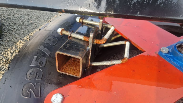 Tractor front loader silage pusher with Chilton brackets 
