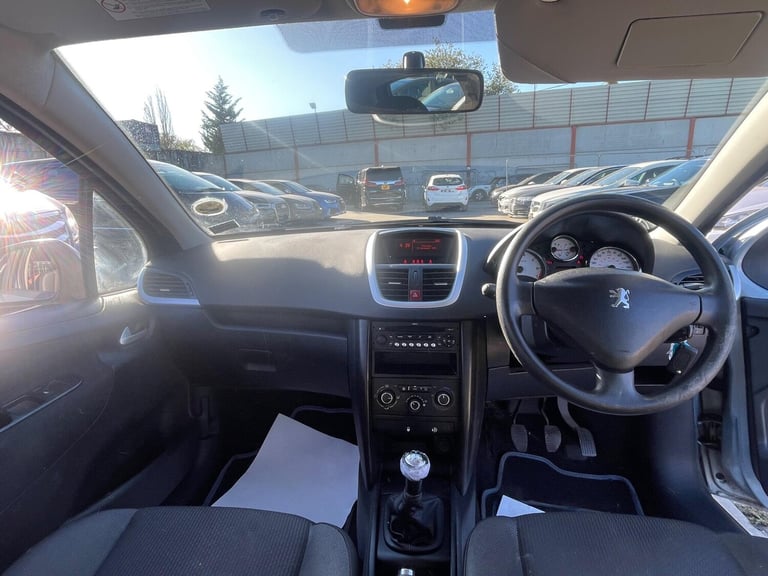 2009 Peugeot 207 1.4 Verve Euro 5 5dr HATCHBACK Petrol Manual