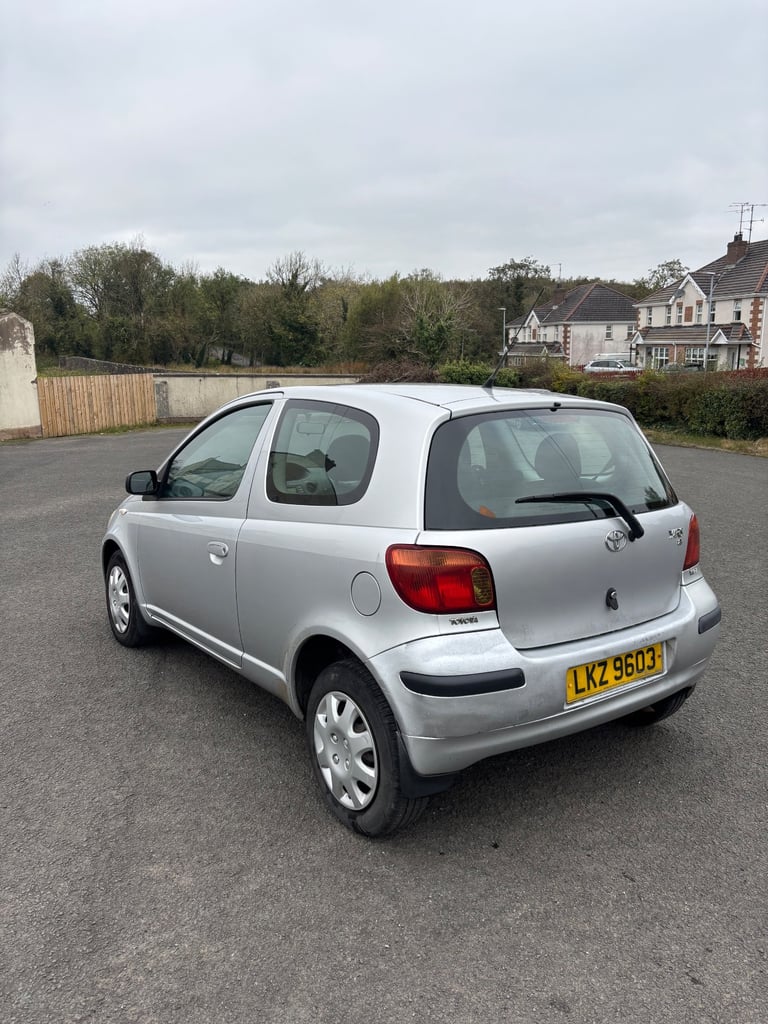 Toyota, YARIS, Hatchback, 2004, Manual, 1298 (cc), 3 doors