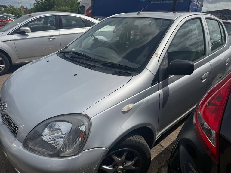 Breaking spare parts Ford Toyota yaris 