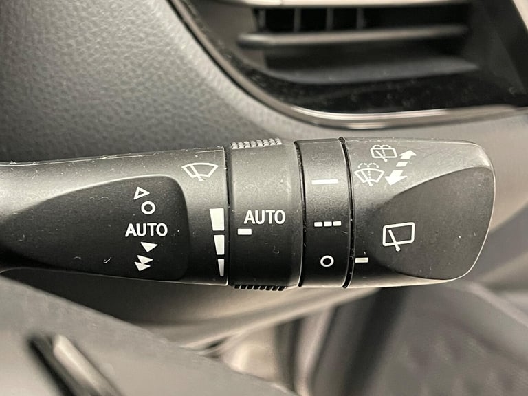 2018 Toyota C-HR 1.2 VVT-i Icon Euro 6 (s/s) 5dr HATCHBACK Petrol Manual