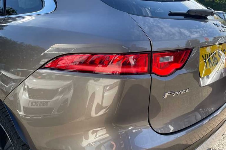 2016 Jaguar F-Pace 3.0d V6 S 5dr Auto AWD ESTATE DIESEL Automatic
