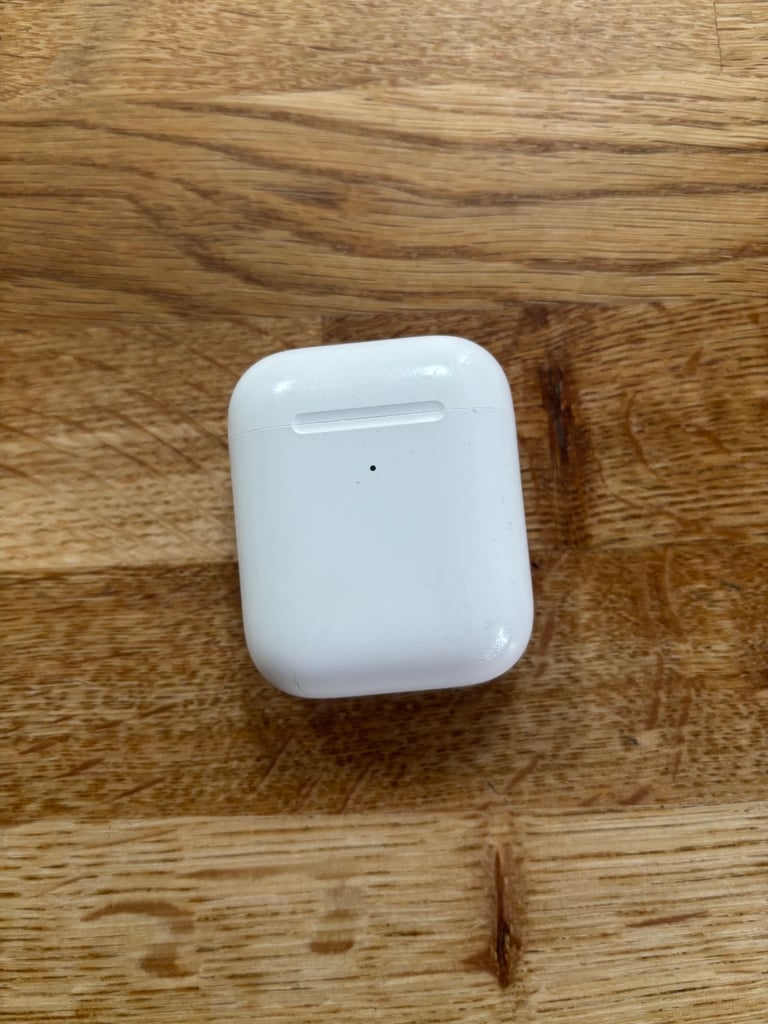 Airpods 2nd Generation (perfect condition)