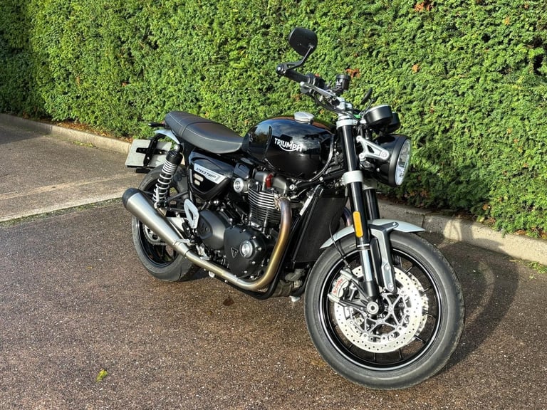 2023 TRIUMPH SPEED TWIN 1200 ONLY 2410 MILES