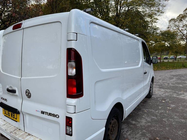 VAUXHALL VIVARO SPORTIVE 1.6 CDTI BI TURBO 2016 REG WITH AIR CON & 12 MONTHS MOT! READY FOR WORK! 