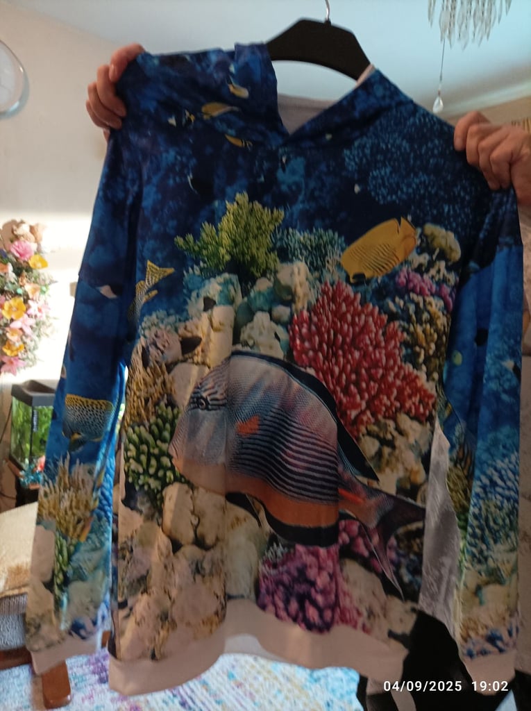 FREE - Kids Unisex Polyester mix hoody top for age 6 years to age 13 yrs