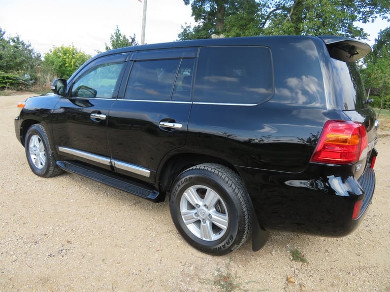TOYOTA LAND CRUISER ZX 4.6 V8 PETROL 2014  22K MILES  1 OWNER 8 SEATER