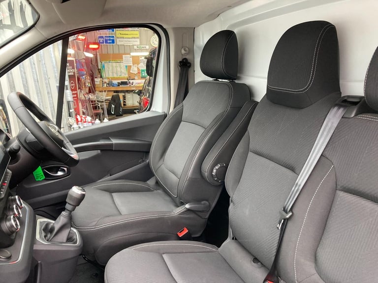 2023 Nissan Primastar 2.0 dCi 30 Tekna Panel Van 5dr Diesel Manual L1 H1 Euro 6 (s/s) (110 ps) PA...