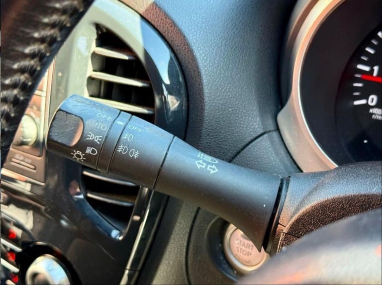 Nissan, JUKE, Hatchback, 2010, Semi-Auto, 1618 (cc), 5 doors