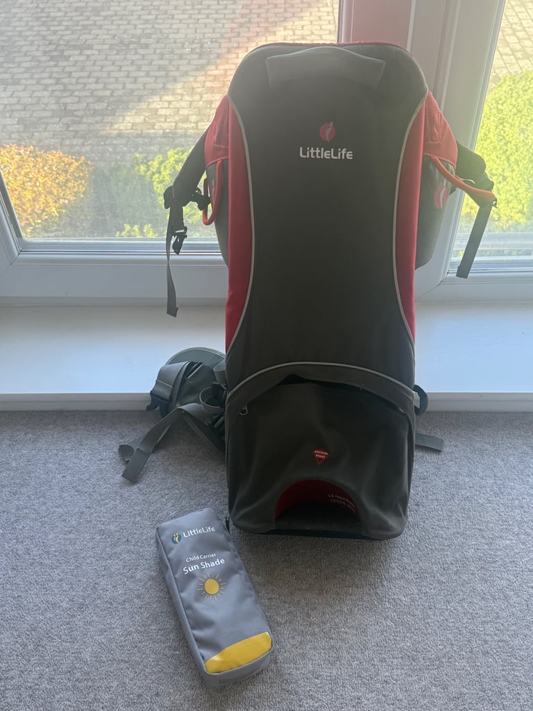 LittleLife Child Carrier with Carry Case and Sunshade