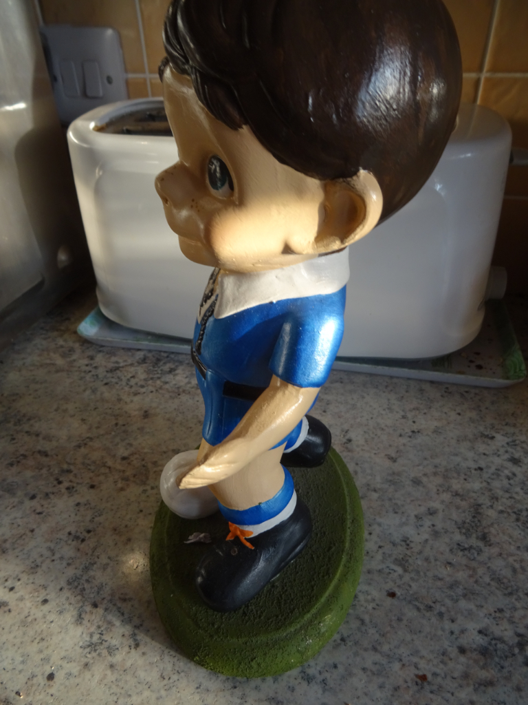 China figure of a Football Player -  Blue
