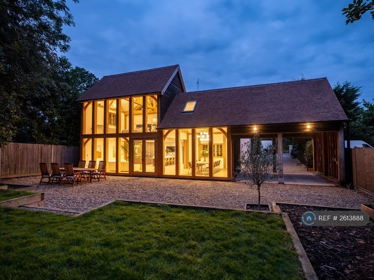 4 bedroom house in Park Lane, Old Knebworth, Knebworth, SG3 (4 bed) (#2613888)