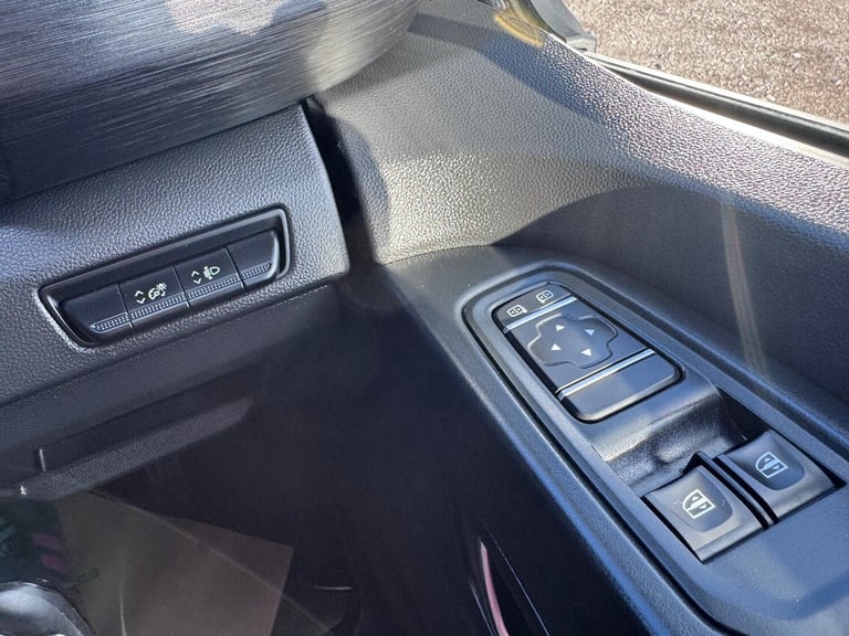 2023 73 Renault Trafic LL30 LWB Advance Van. Aircon. Appleplay. Rear Cam. NAV.