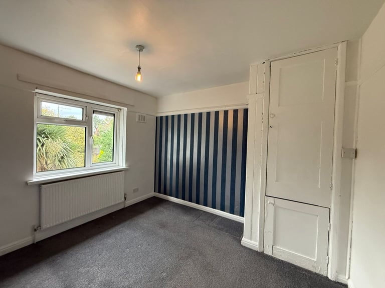 **THREE BEDROOM TERRACED HOUSE TO LET**IDEAL FAMILY HOME**DRIVEWAY**