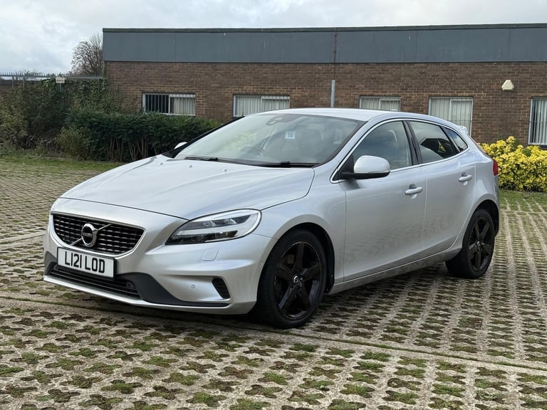 2018 Volvo V40 2.0 T3 R-Design Nav Plus Euro 6 (s/s) 5dr HATCHBACK Petrol Manual