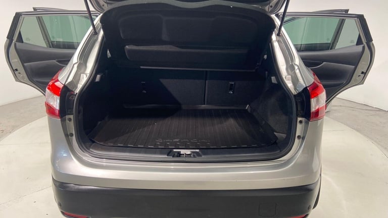 2015 Nissan Qashqai 1.6 dCi n-tec+ XTRON 2WD Euro 6 (s/s) 5dr HATCHBACK Diesel Automatic