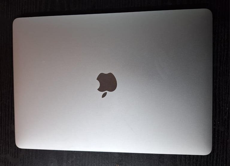 MacBook Pro (13 Inch, 2016 ,Four thunderbolt 3 Ports)