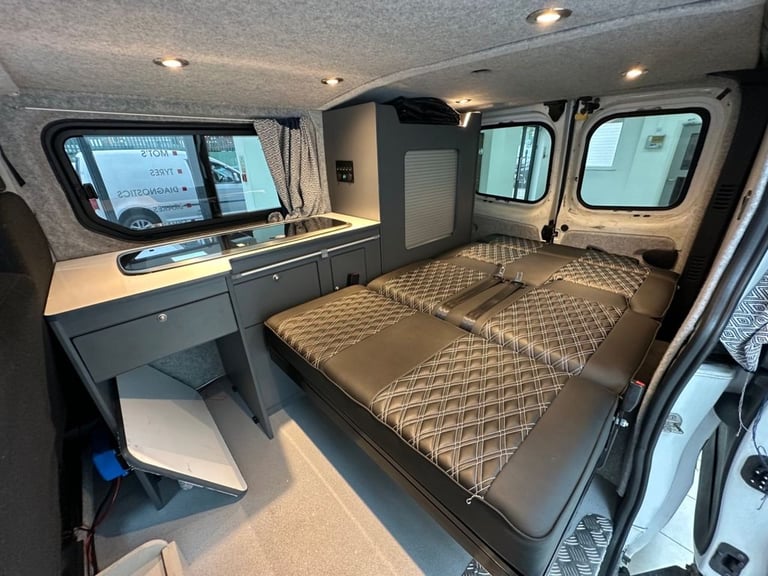 2015 Renault Trafic 1.6 dCi 27 Business camper conversion, 6 seats 5dr Diesel Manual SWB Standa C...