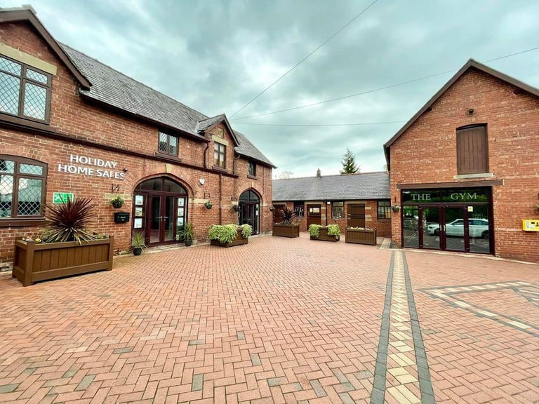 OWNER ONLY CARAVAN PARK / SITED STATIC CARAVAN FOR SALE / NORTH WALES / LL17 0EW