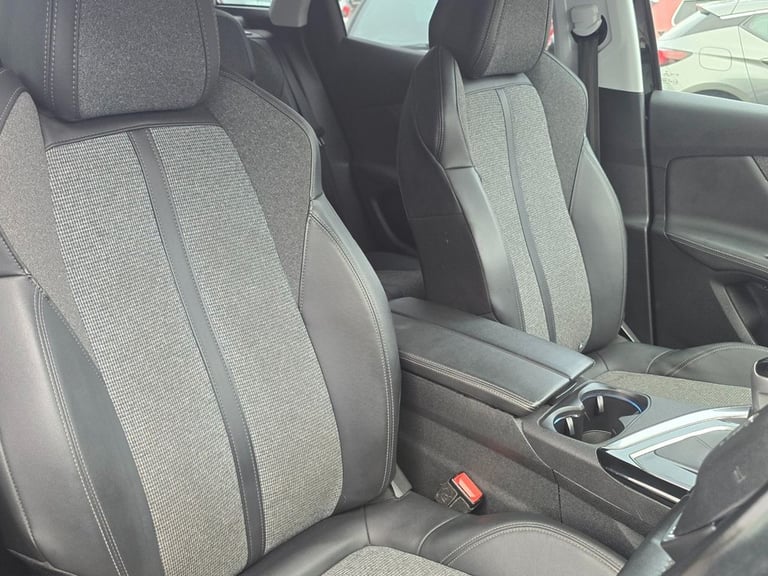 2018 Peugeot 3008 1.2 PureTech Allure SUV 5dr Petrol Manual Euro 6 (s/s) (130 ps) HATCHBACK Petro...