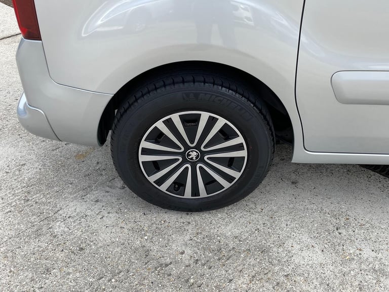 PEUGEOT PARTNER TEPEE 1.6 BlueHDi Allure WAV wheelchair accessible vehicle 2018