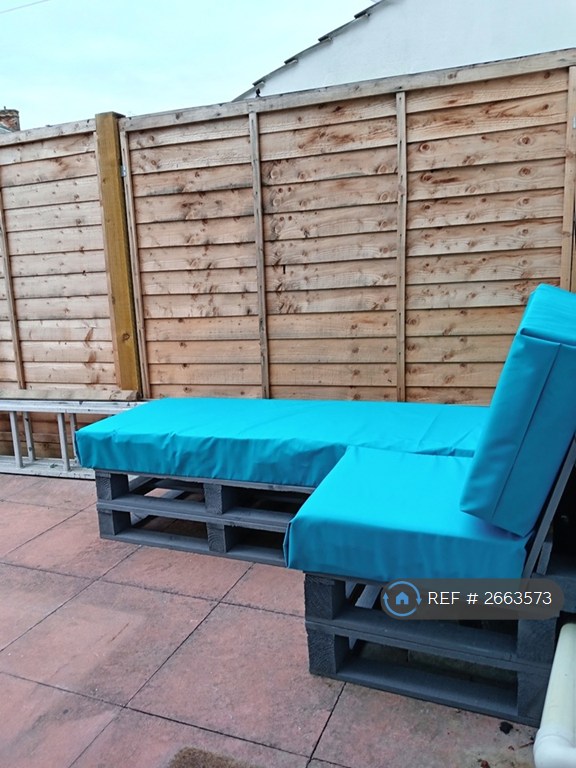 1 bedroom in Seaview Terrace, Queenborough, ME11 (#2663573)