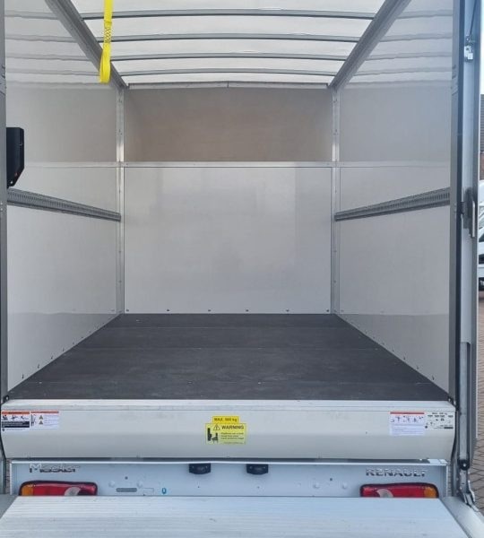 RENAULT MASTER ADVANCE 150BHP 4.1 METER LUTON VAN WITH TAIL LIFT BRAND NEW MODEL