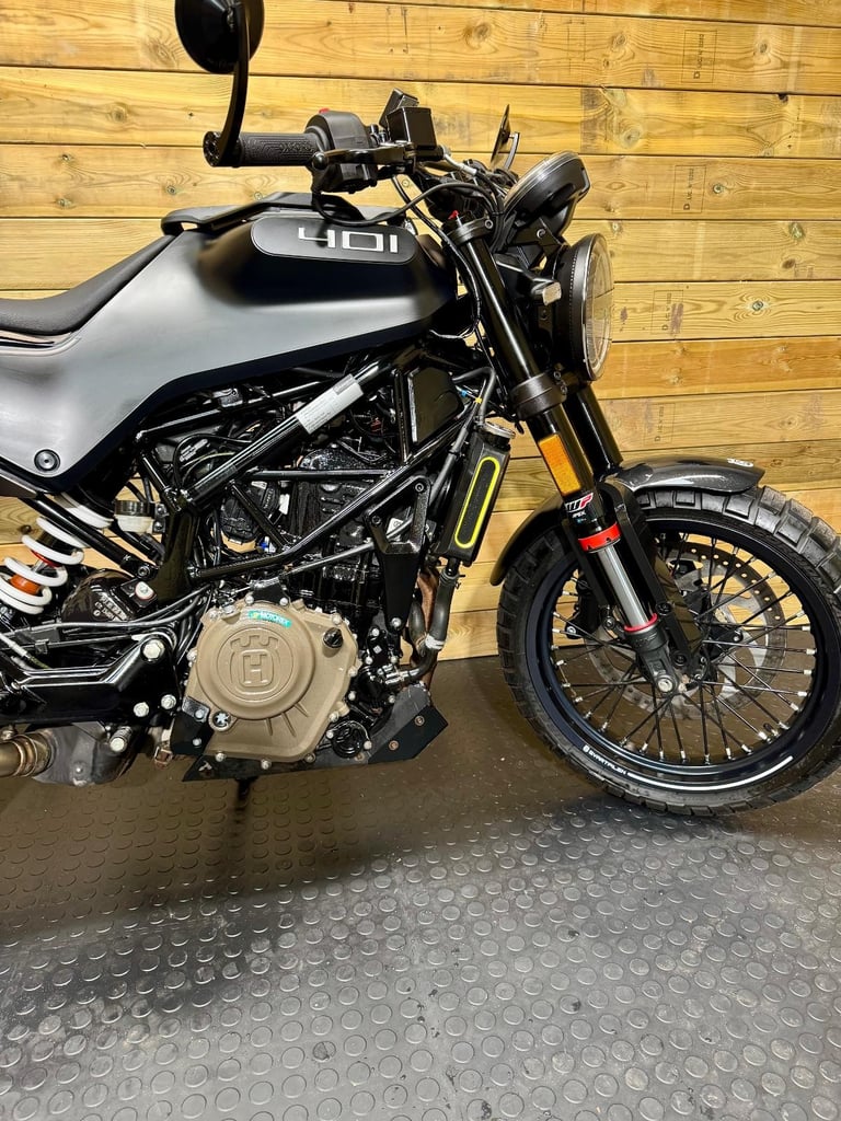 Husqvarna SVARTPILEN 401 / 2022 (72) model / JUST 447 MILES