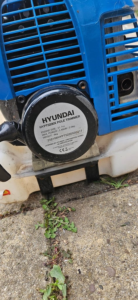 hyundai hypt5200x petrol  hedge trimmer
