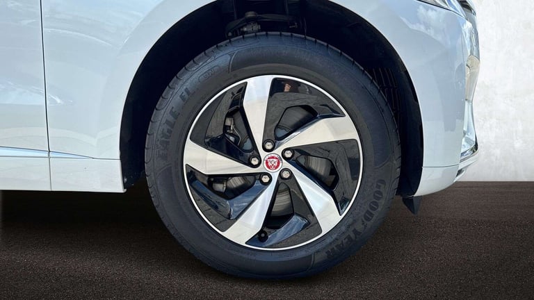  Jaguar F-Pace 2.0 P400e R-Dynamic SE 5dr Auto AWD Estate Plug-In Hy Automatic