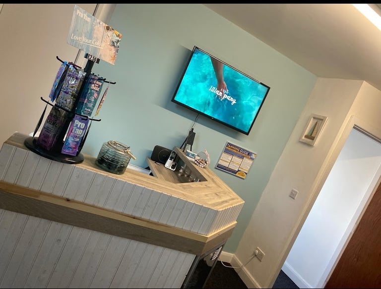 SUNBED SHOP FOR SALE 